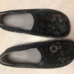 Alegria Debra size 7/37